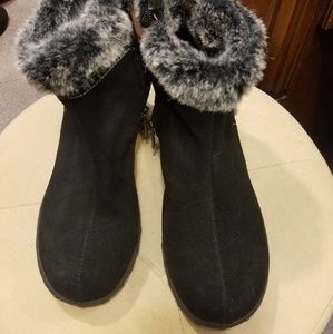 Khombu all weather bootie
